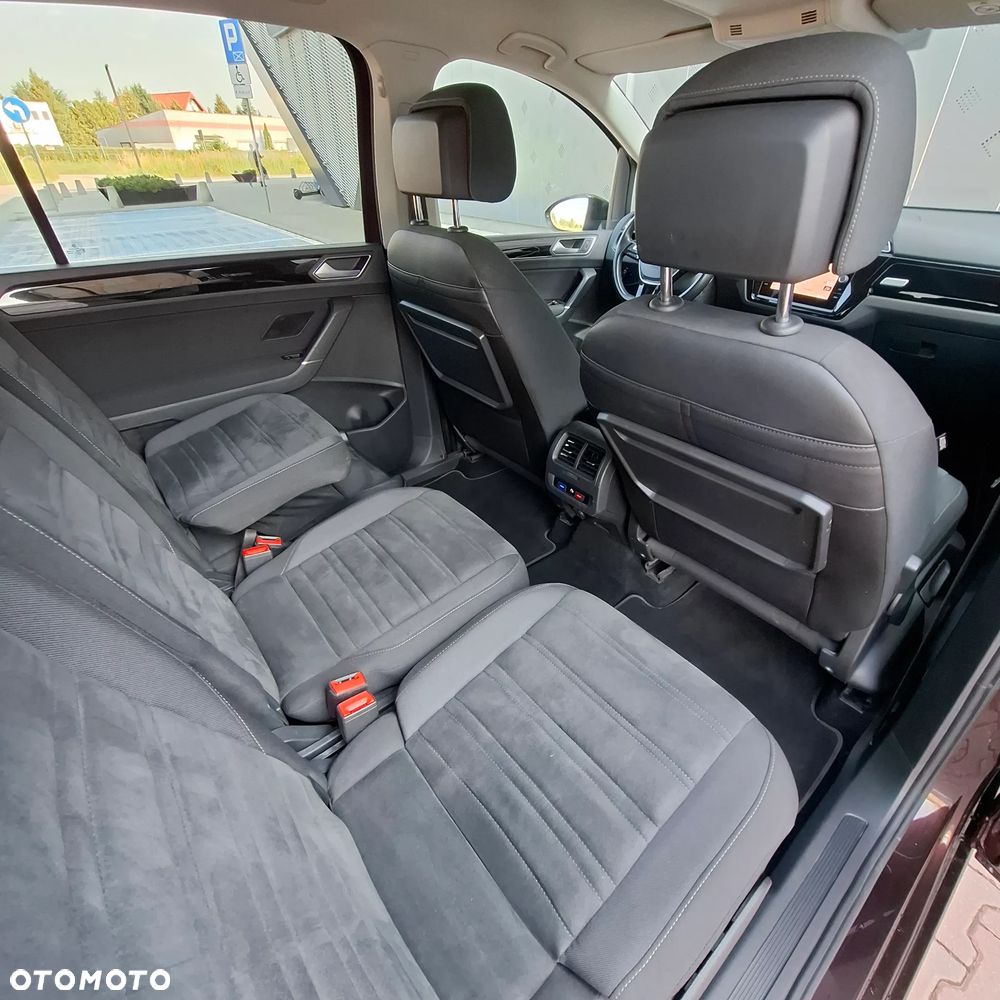 Volkswagen Touran - 22