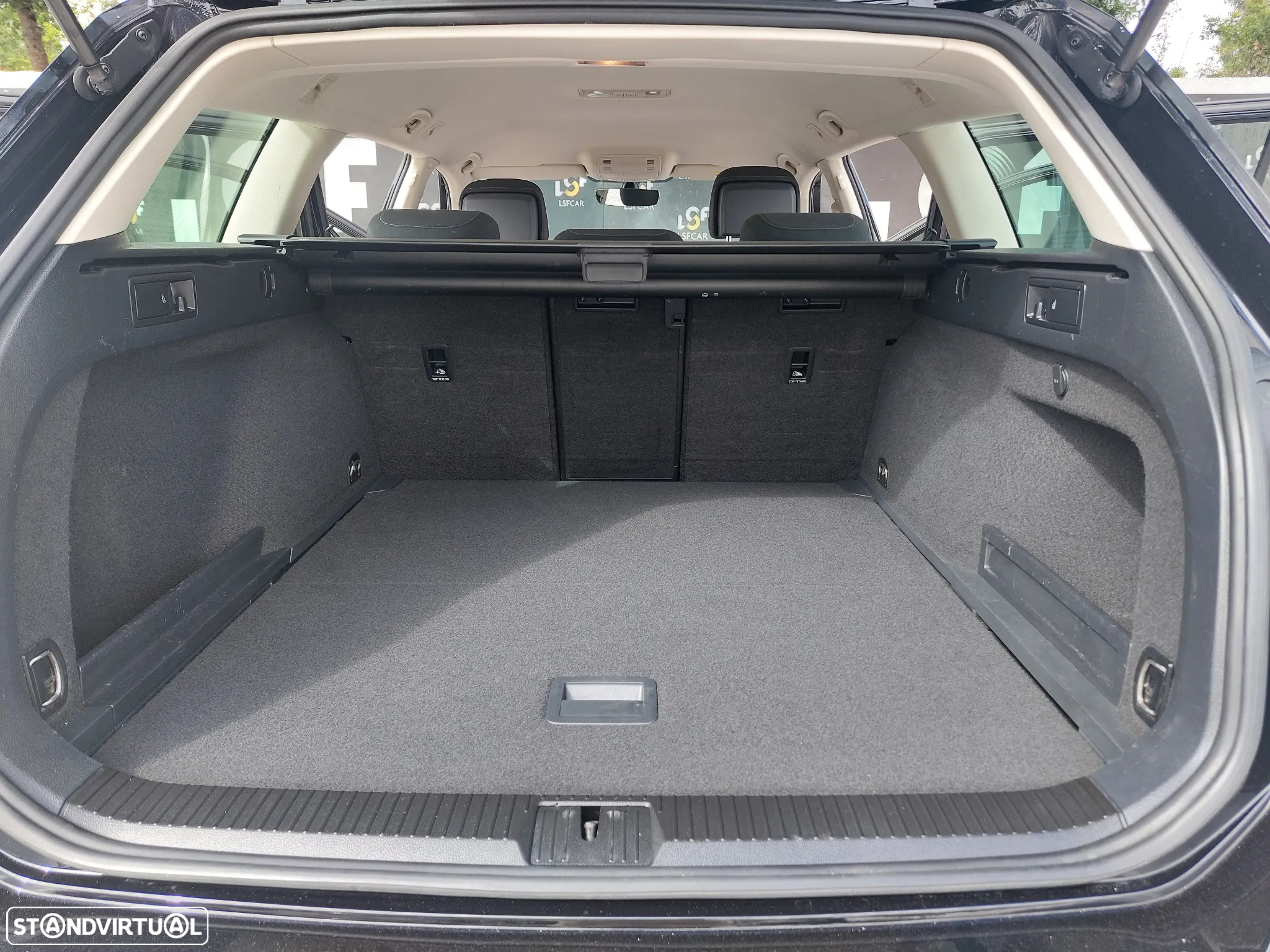 VW Passat Variant 1.6 TDI Confortline - 33