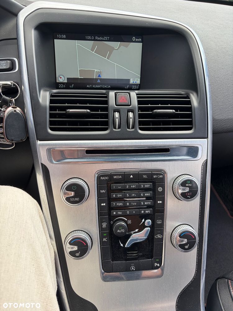 Volvo XC 60 D4 Drive-E Ocean Race - 17