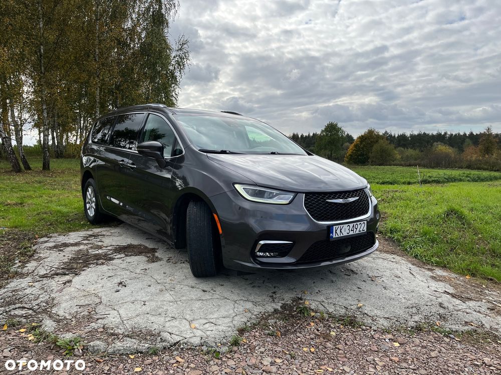 Chrysler Pacifica - 1