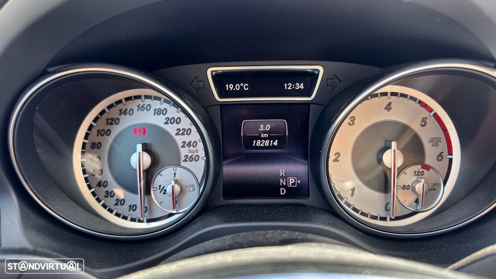 Mercedes-Benz GLA 180 (CDI) d 7G-DCT Urban - 12