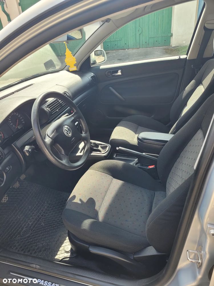 Volkswagen Passat 1.8 Comfortline - 2