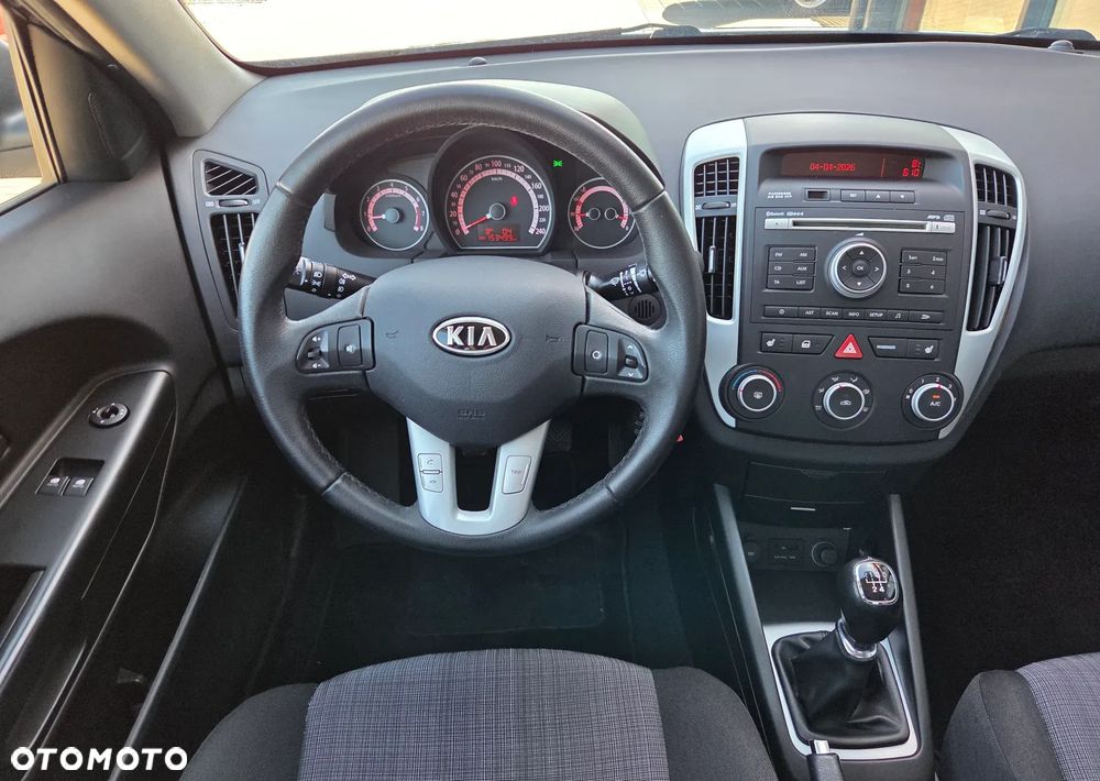 Kia Ceed 1.4 CVVT Attract - 18