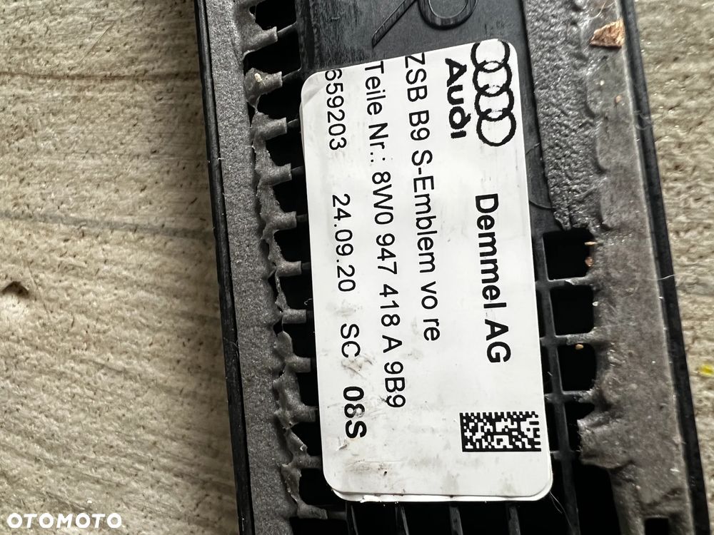 AUDI A4 B9 S-LINE LISTWA PROGOWA PRAWA LEWA PRZÓD LED 8W0947417A 8W0947418A - 2