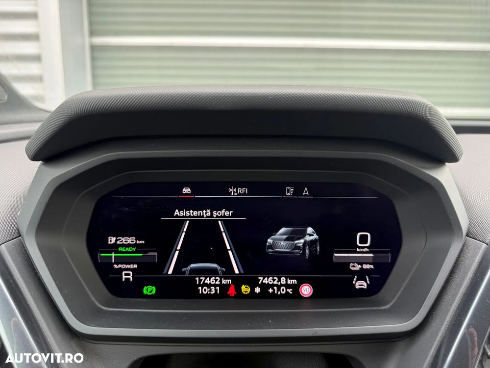 Audi Q4 50 quattro - 11