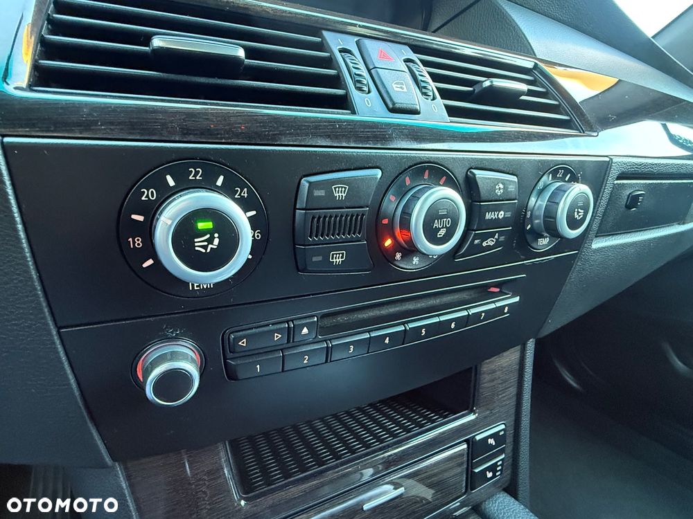 BMW Seria 5 520d Edition Sport - 15