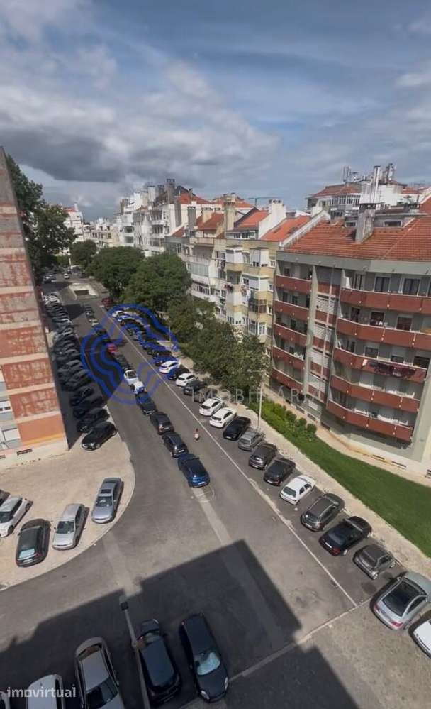T3 em remodelação total com varanda em Benfica - Grande imagem: 2/27