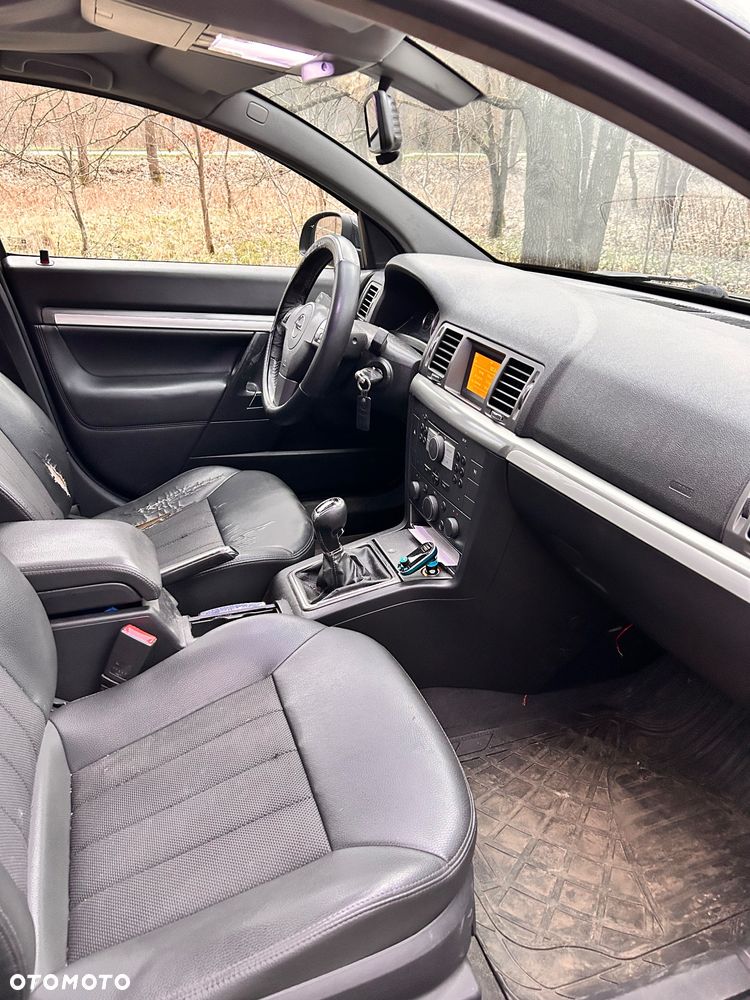Opel Vectra 1.9 CDTI Cosmo - 11