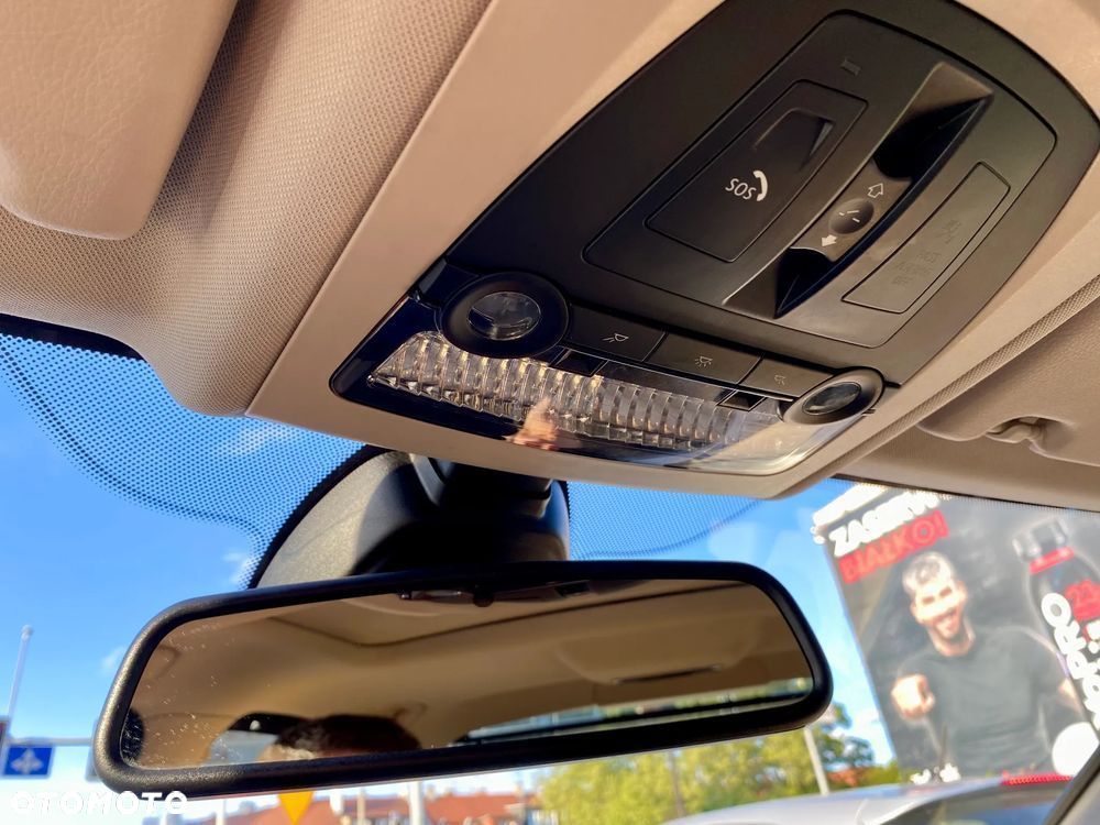 BMW Seria 5 528i Luxury Line - 24