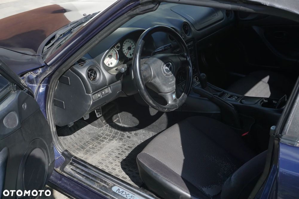 Mazda MX-5 1.6i 16V - 9