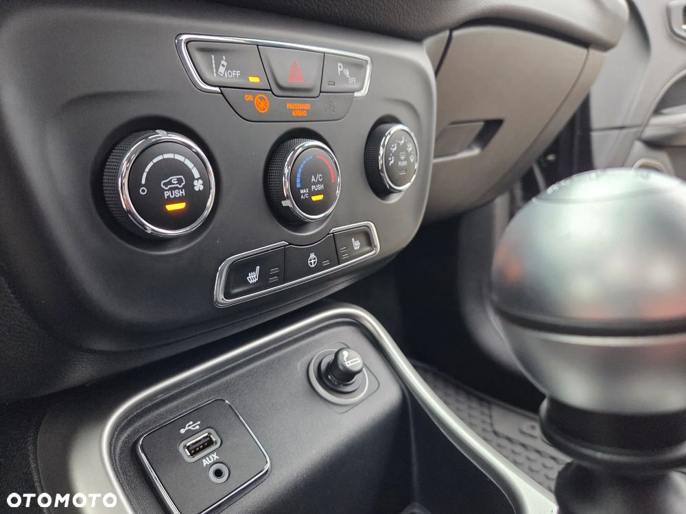 Jeep Compass 1.4 MultiAir Longitude - 33
