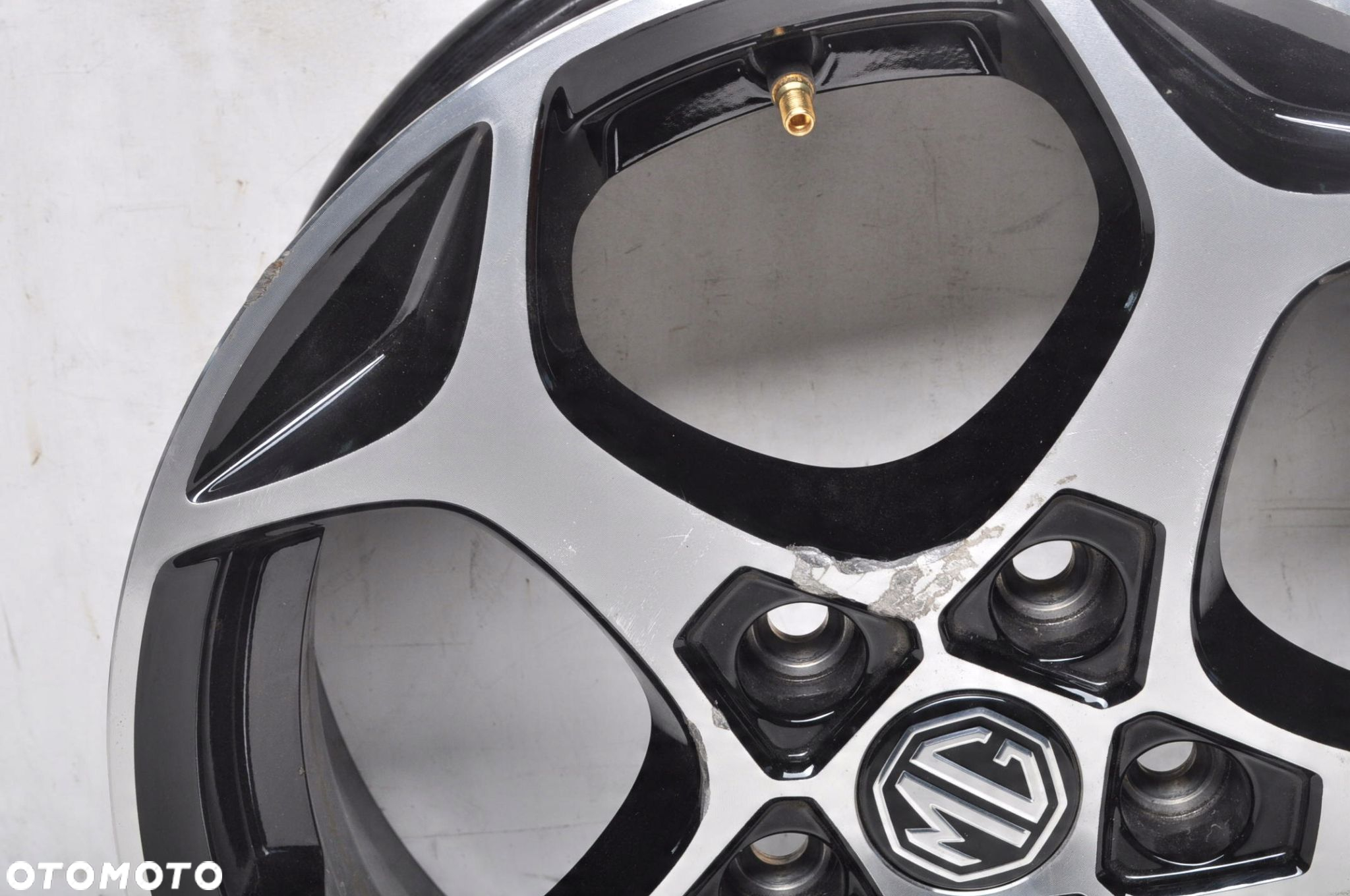 MG ZS FELGA ALUMINIOWA R16" 6J 5X112 ET50 11136372 - 3