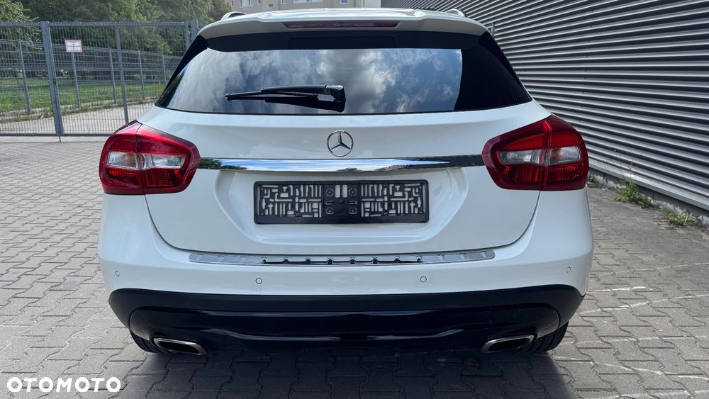 Mercedes-Benz GLA 250 4-Matic - 9