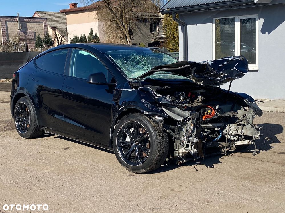 Tesla Y Long Range Dual Motor AWD - 4