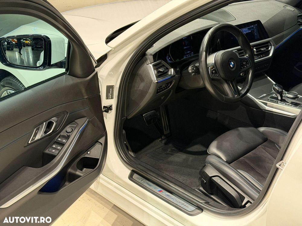 BMW Seria 3 330e iPerformance M Sport - 23