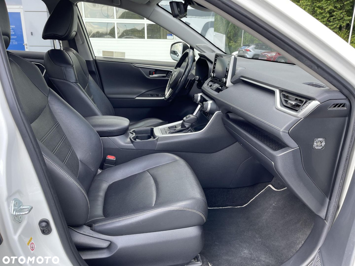 Toyota RAV4 - 9