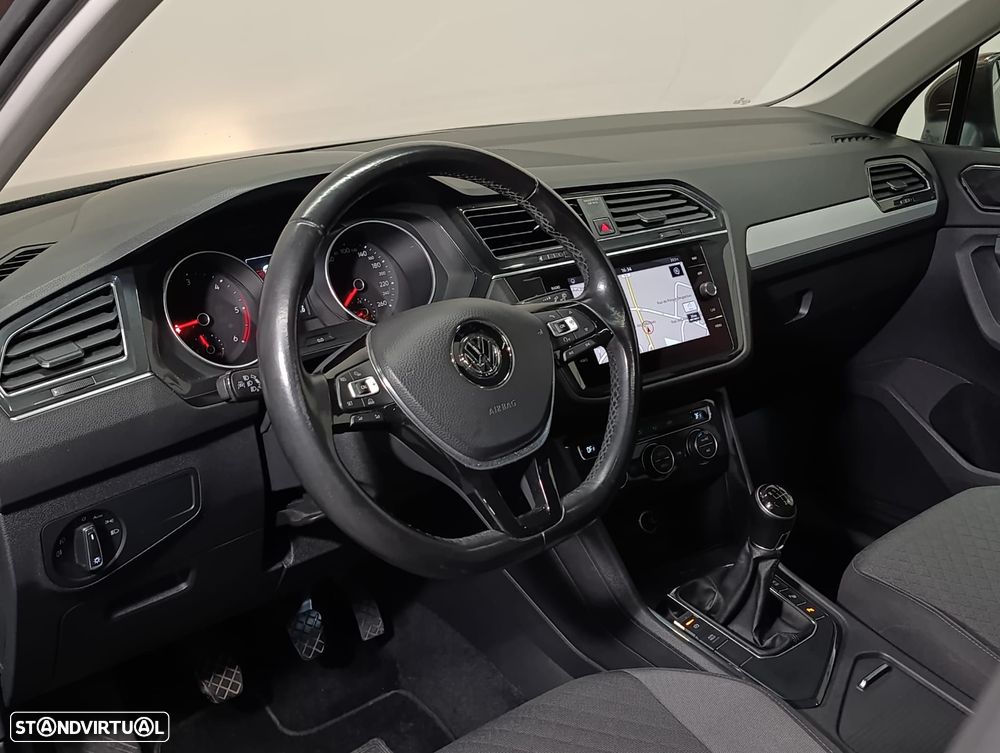 VW Tiguan 1.6 TDI Confortline - 18
