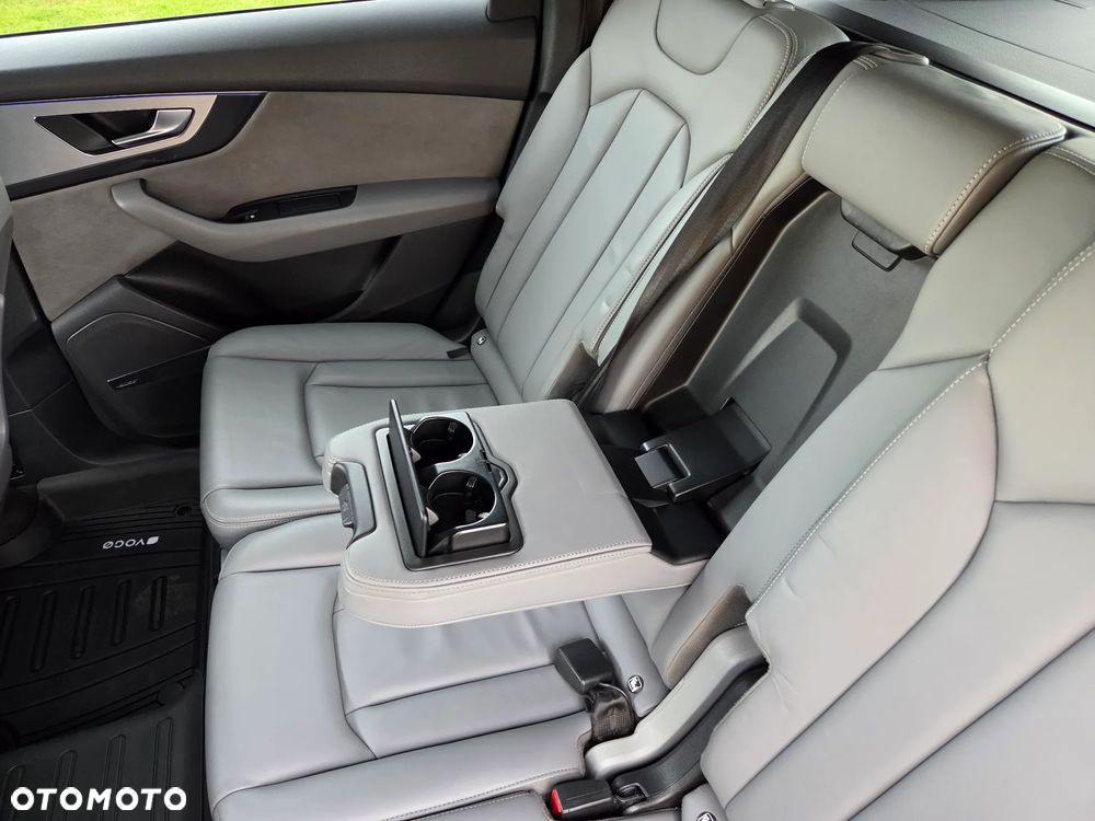 Audi Q7 - 25