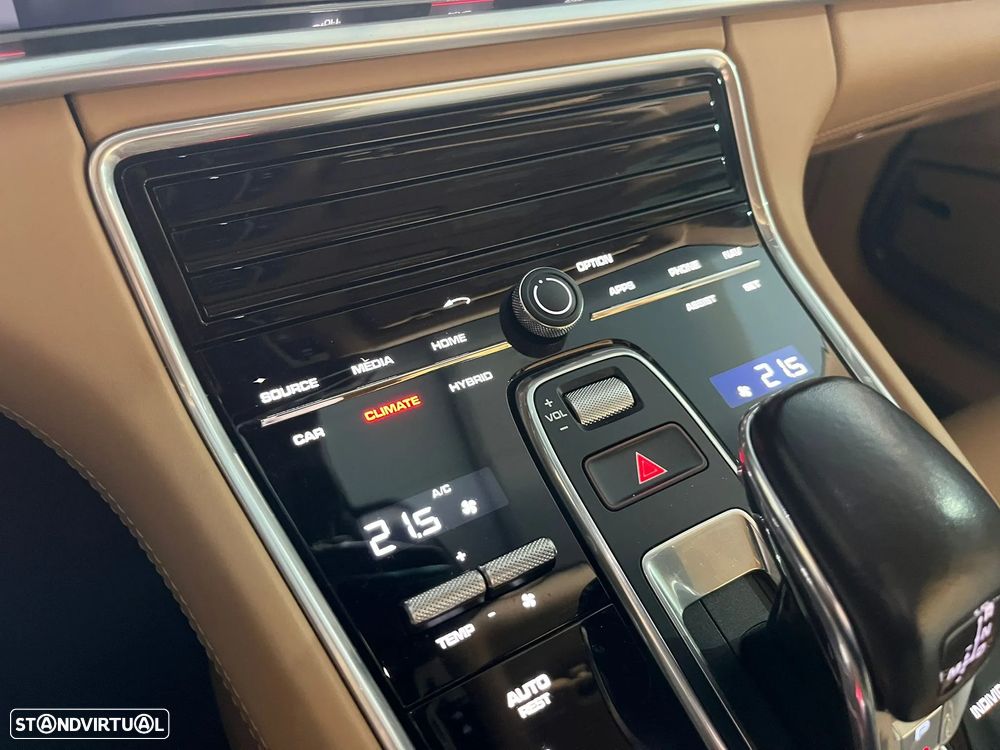 Porsche Panamera Sport Turismo 4 E-Hybrid Edition 10 Anos - 22