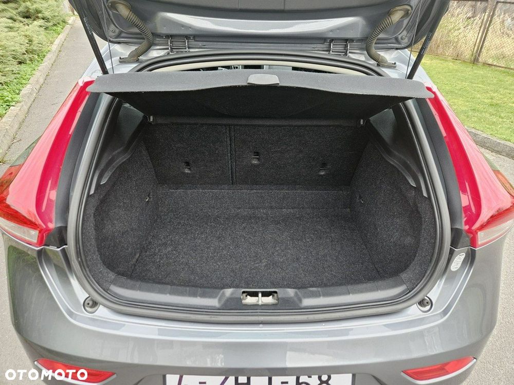 Volvo V40 D2 Momentum - 22