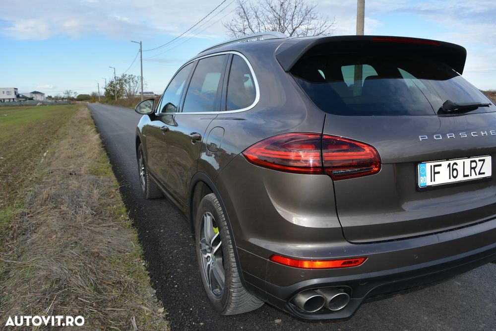 Porsche Cayenne - 16