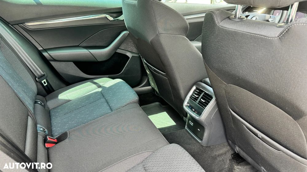 Skoda Octavia 2.0 TDI DSG Style - 10