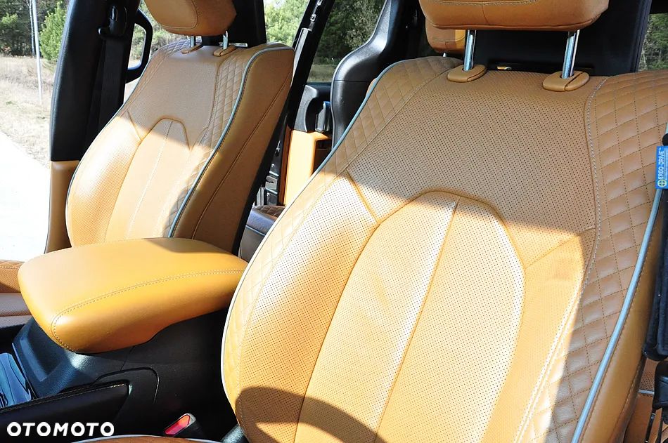 Chrysler Pacifica - 28