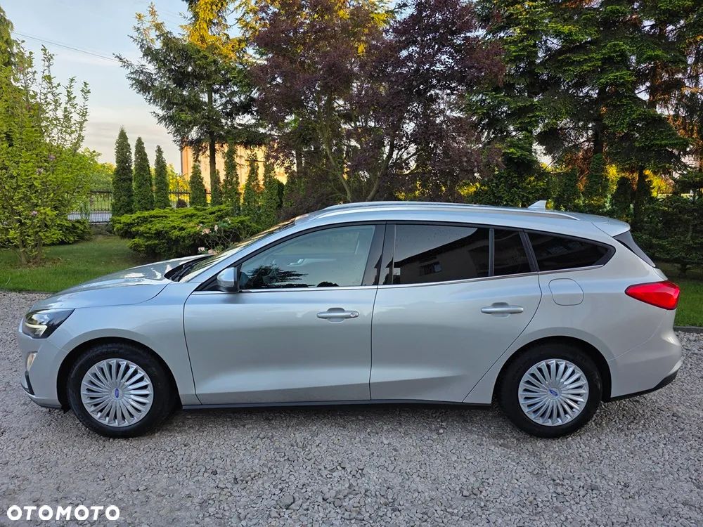 Ford Focus 1.5 EcoBlue Start-Stopp-System COOL&CONNECT DESIGN - 4