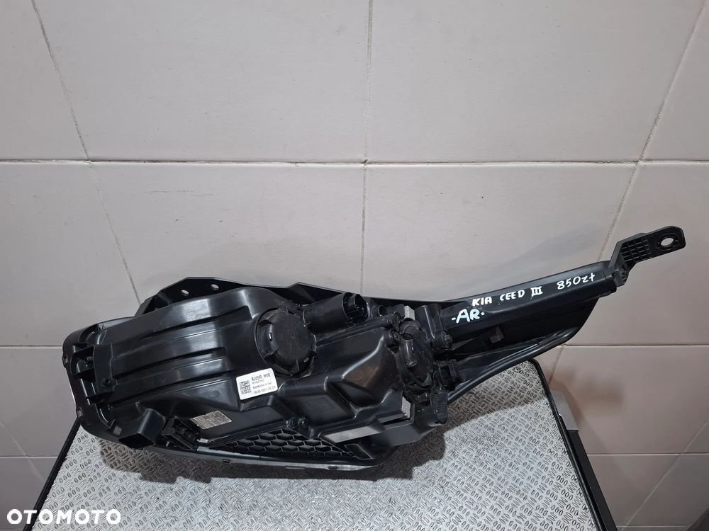 Lampa prawy przód przednia Kia Ceed III soczewka 18-21 nr 92102J7050 - 9