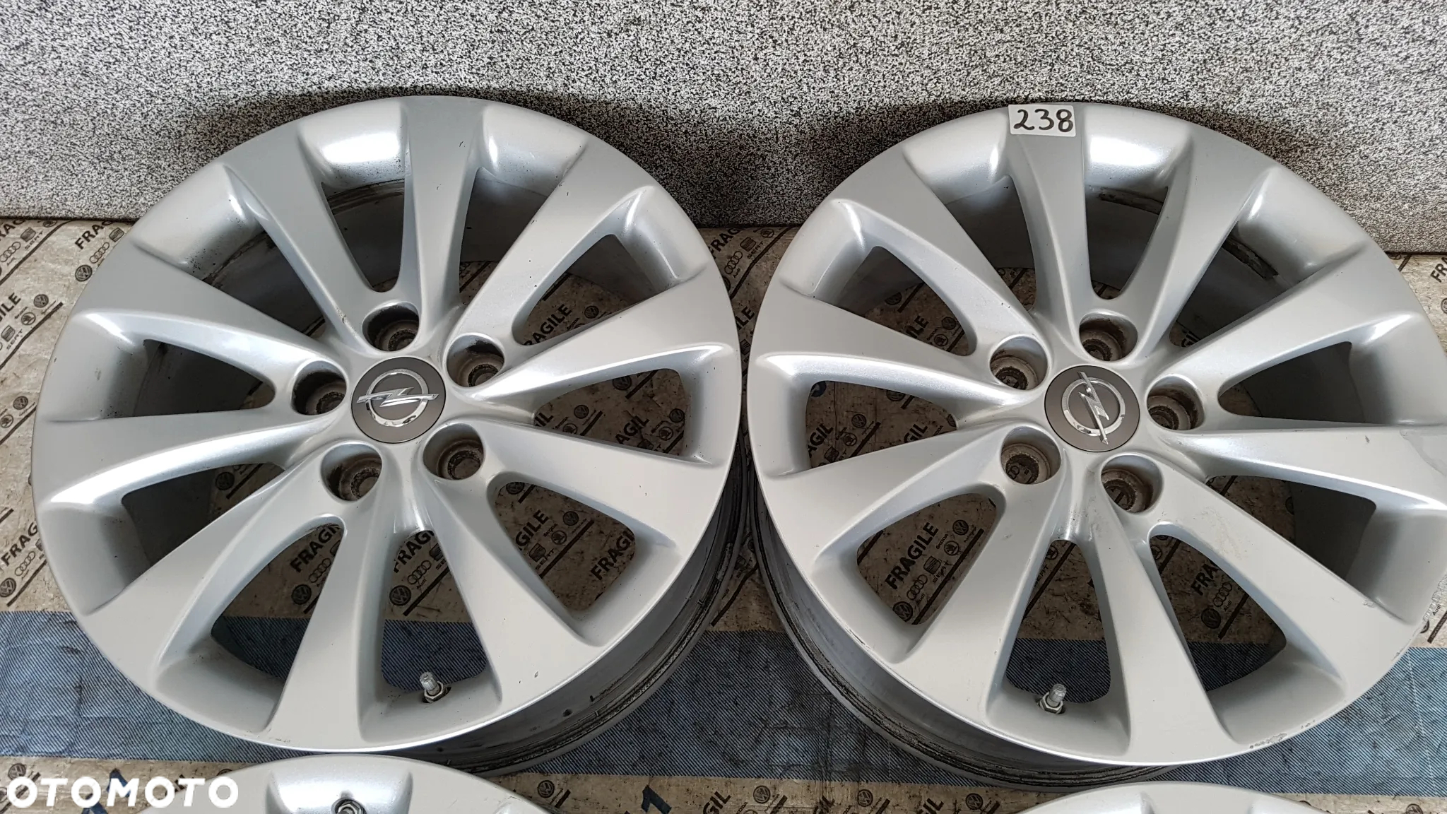 FELGI ALU OPEL INSYGNIA 8JX18 IS42 5X120 CZUJNIKI TMPS - 4