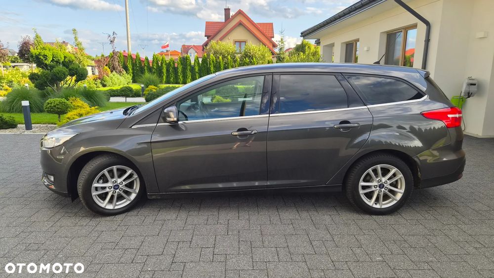 Ford Focus 1.0 EcoBoost STart-Stopp-System TITANIUM - 2