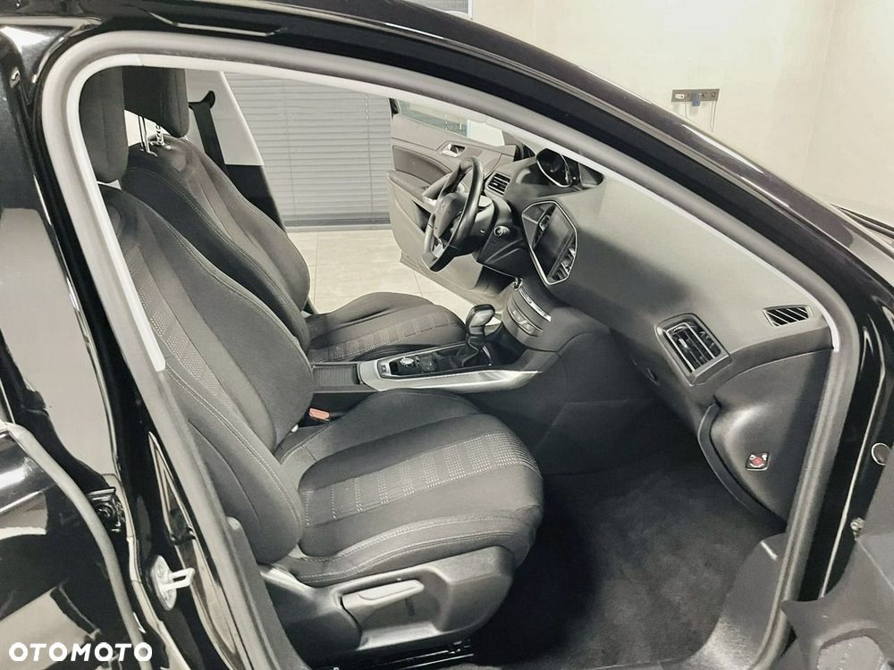 Peugeot 308 - 33