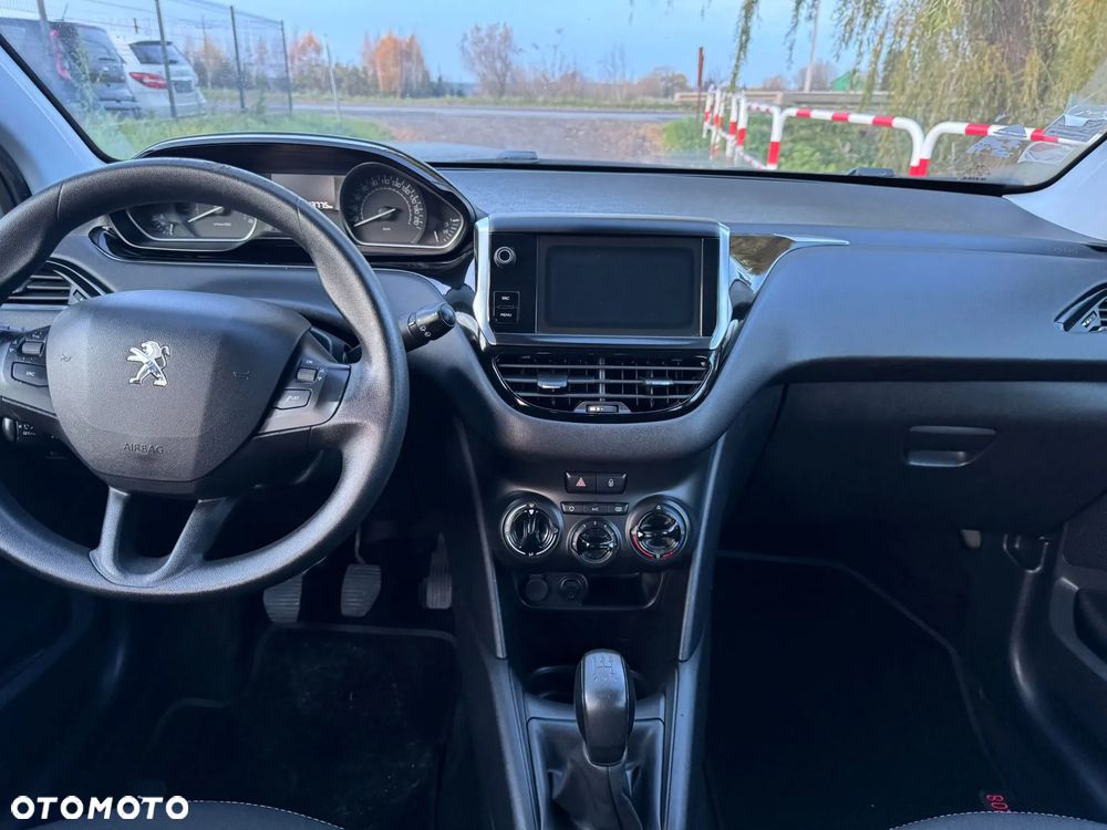 Peugeot 208 - 3
