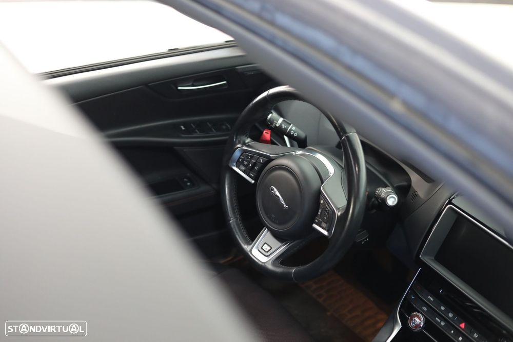 Jaguar XE 2.0 D R-Sport Aut. - 10