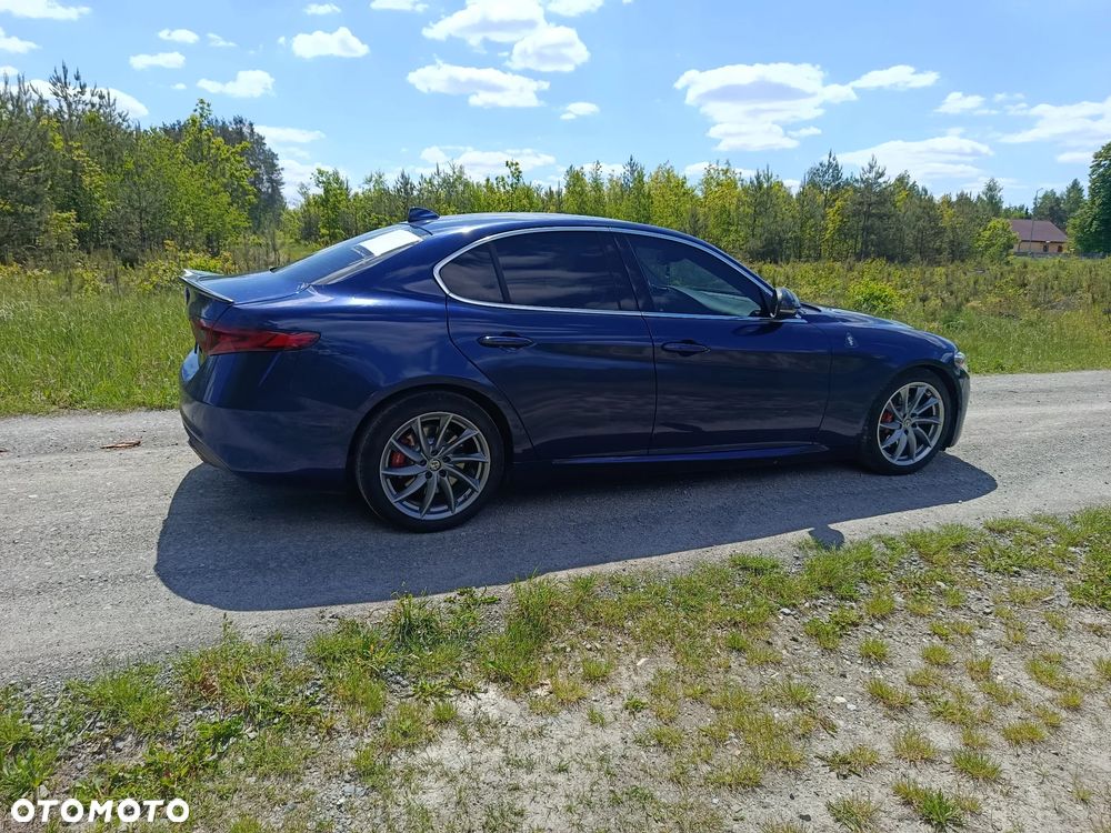 Alfa Romeo Giulia - 8