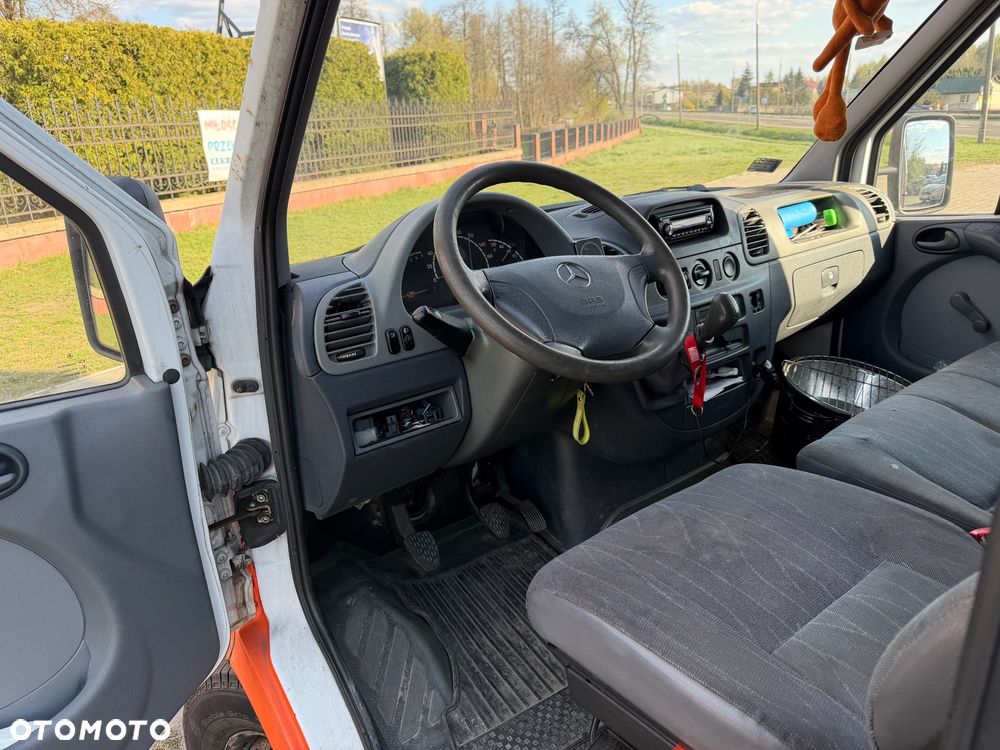 Mercedes-Benz Sprinter - 12