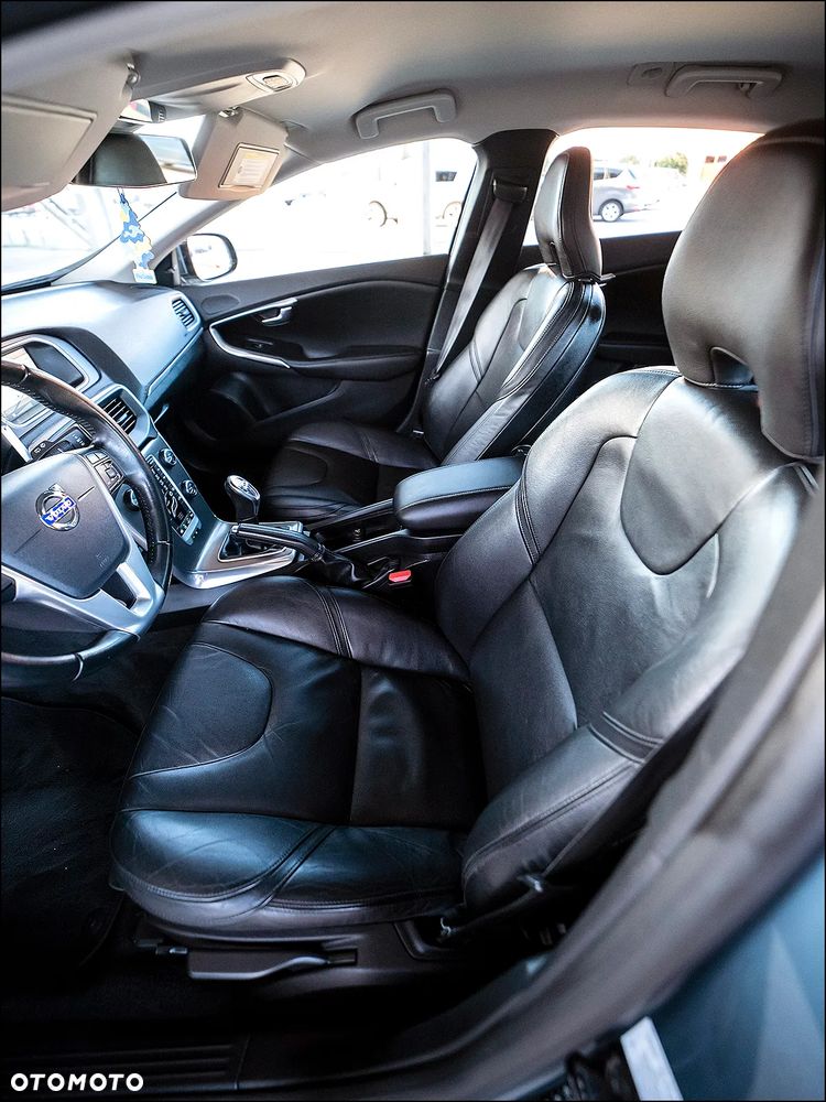 Volvo V40 D3 Summum - 34