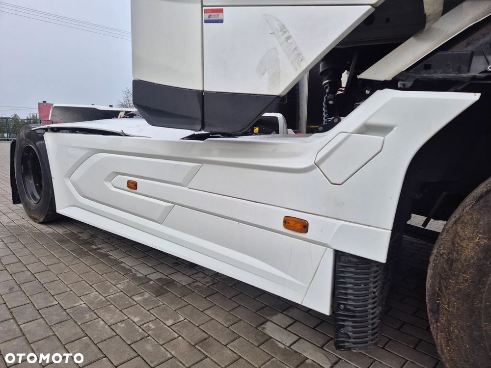 ZABUDOWA SPOJLER OSŁONA MIĘDZYOSIOWA PRAWA Z MOCOWANIEM DAF XG XG+ - 2