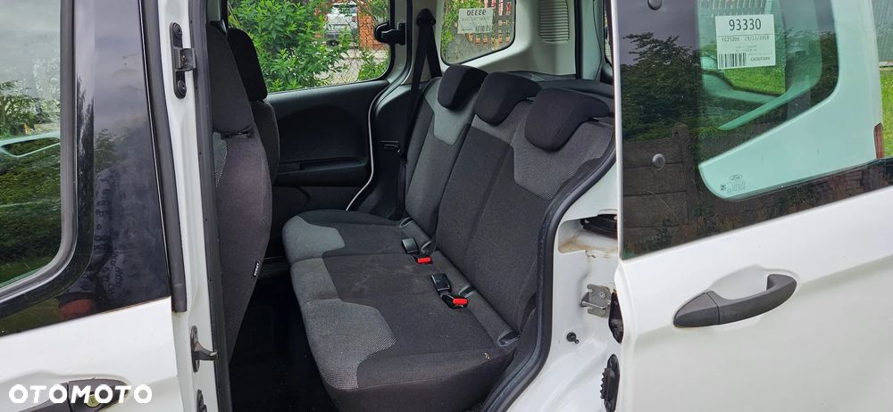 Ford Courier - 13