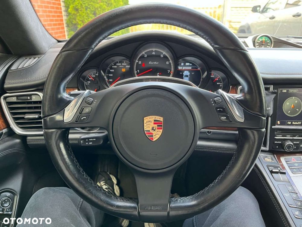 Porsche Panamera Turbo - 9