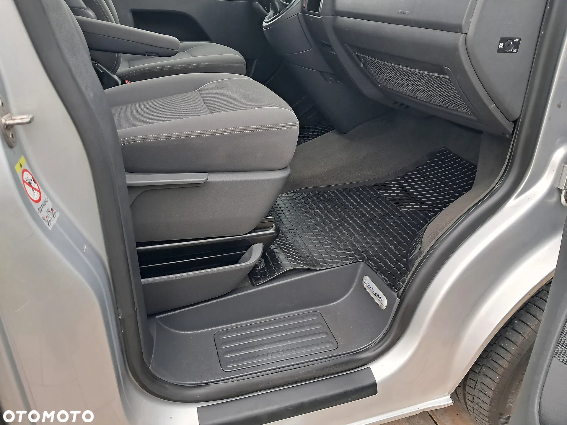 Volkswagen Multivan - 11