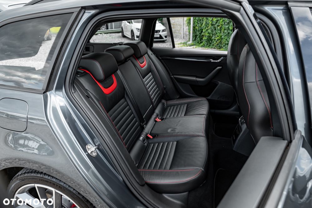 Skoda Octavia 2.0 TSI (Green tec) DSG RS - 33