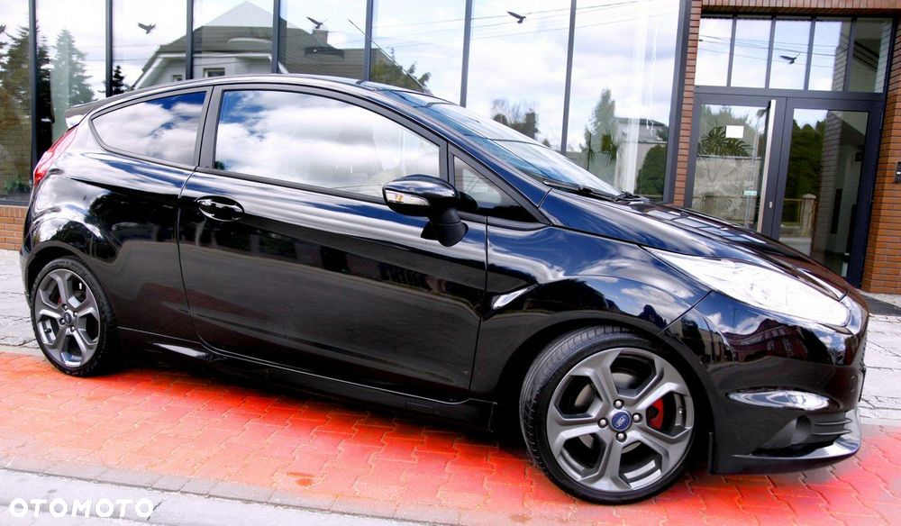 Ford Fiesta ST - 32