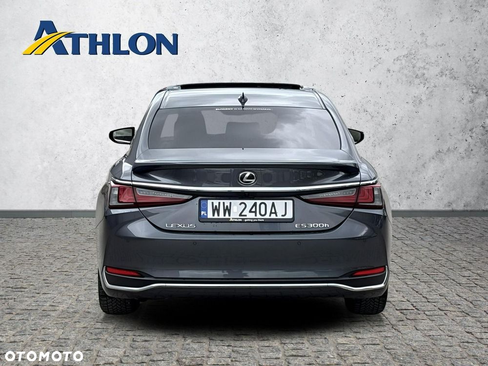 Lexus ES 300h Business Edition - 4