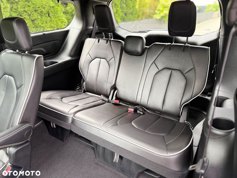 Chrysler Pacifica - 31