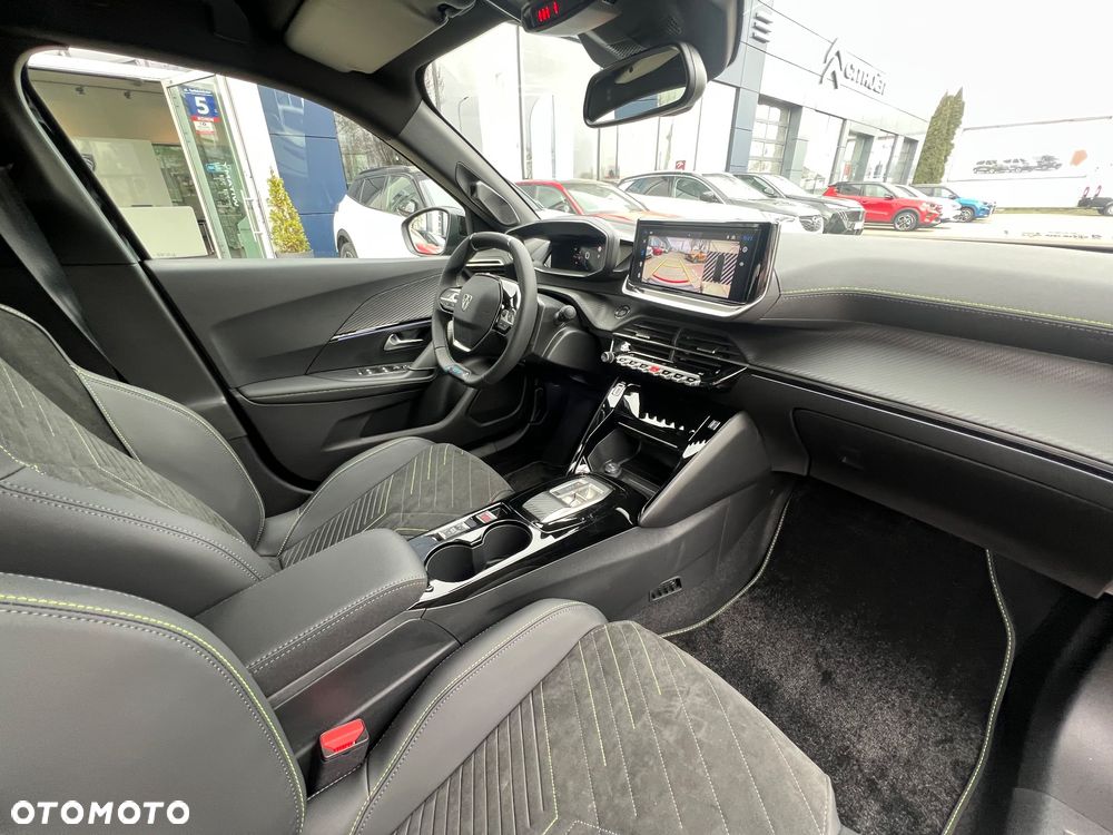 Peugeot 2008 PureTech mHEV GT Exclusive e-DCS6 - 17