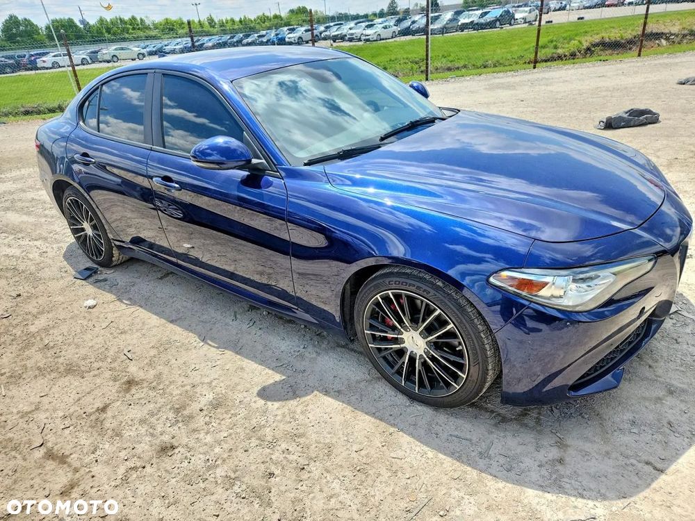 Alfa Romeo Giulia 2.0 Turbo 16V AT8-Q4 Ti - 1
