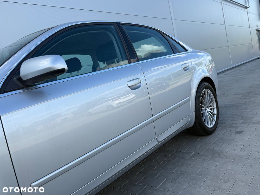 Audi A4 Limousine - 10