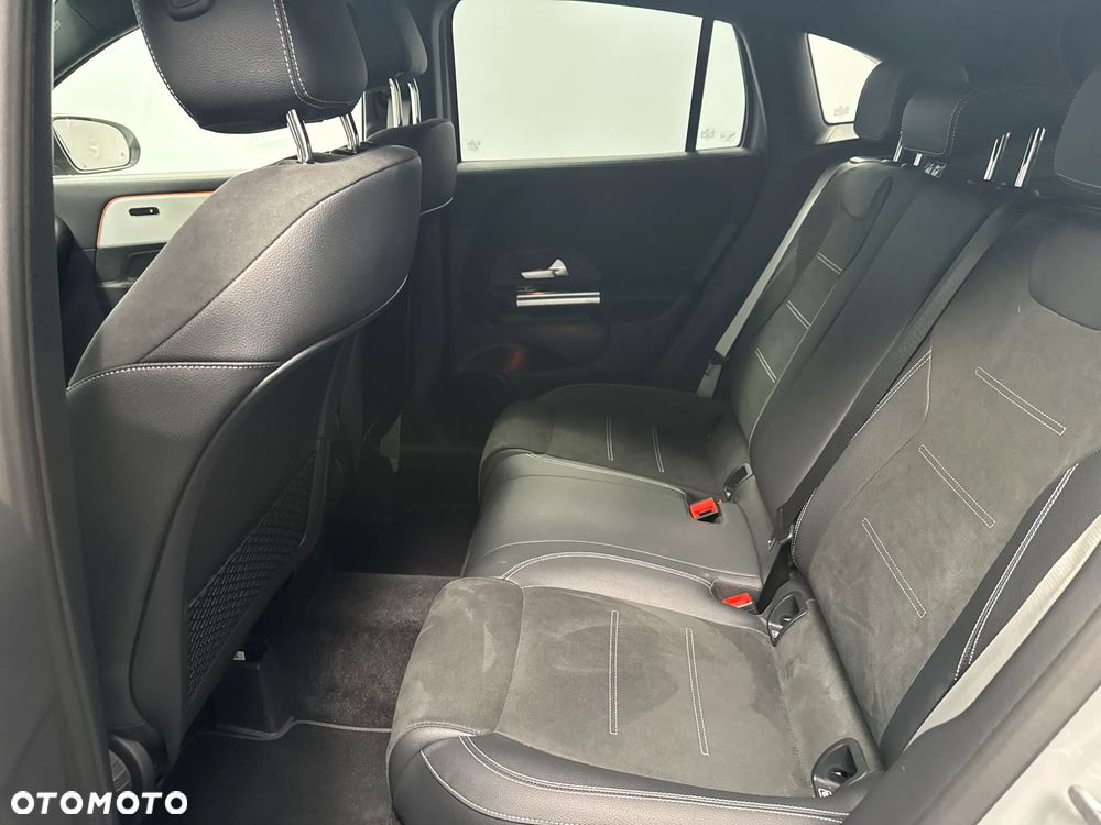 Mercedes-Benz GLA 200 AMG Line - 23