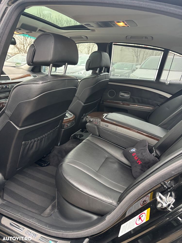 BMW Seria 7 745i - 9